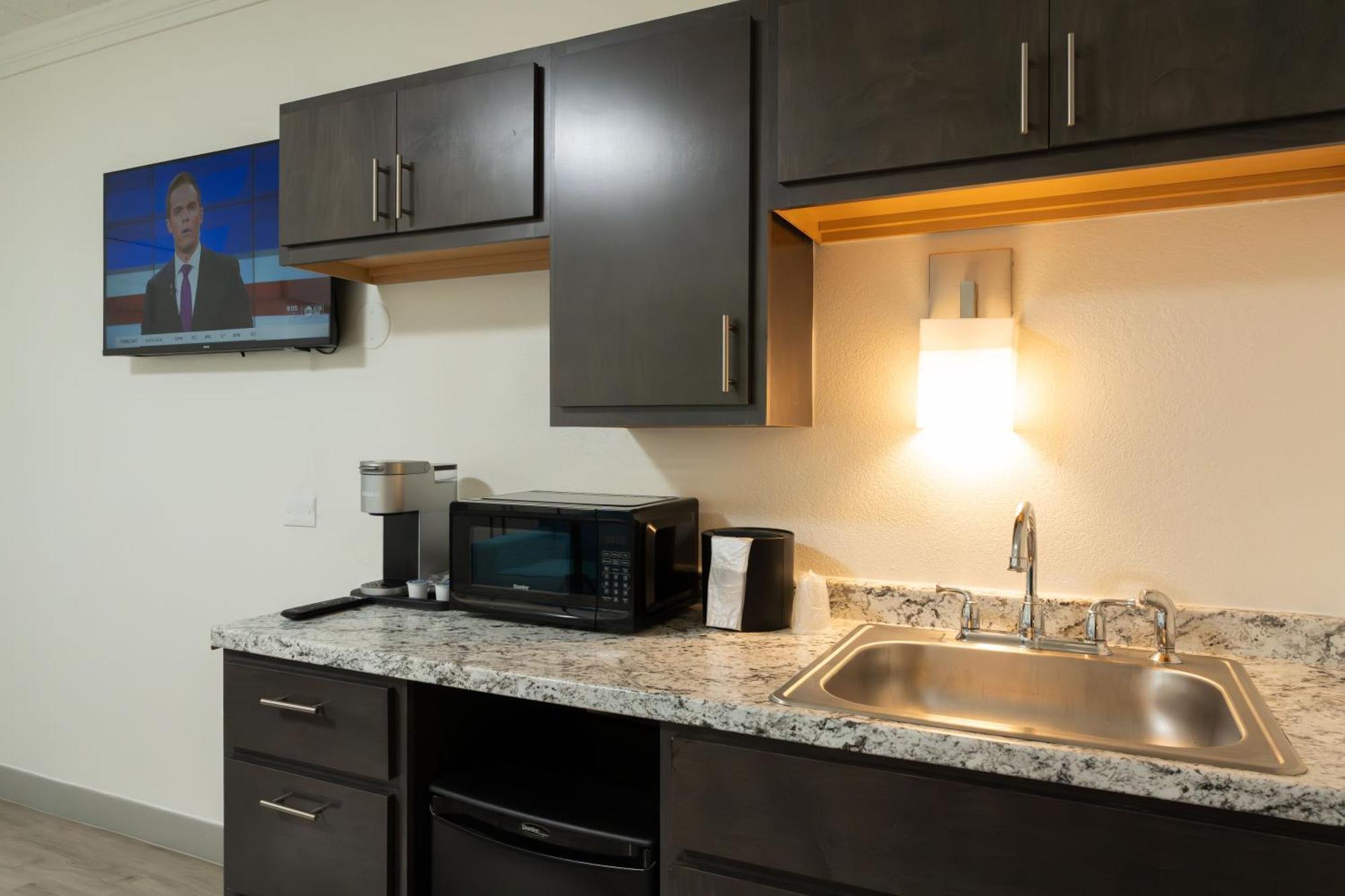 Oasis Bay Suites, Tampa, Busch Gardens, Usf エクステリア 写真