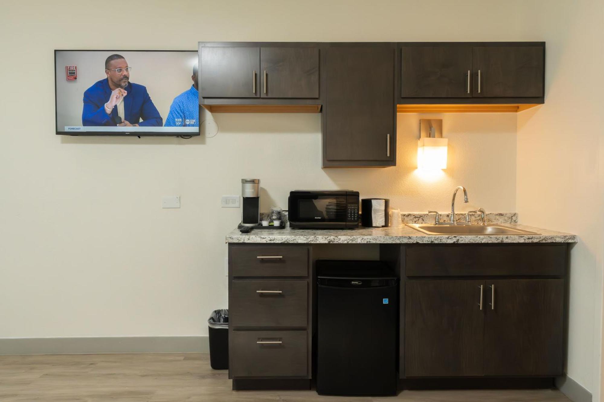Oasis Bay Suites, Tampa, Busch Gardens, Usf エクステリア 写真
