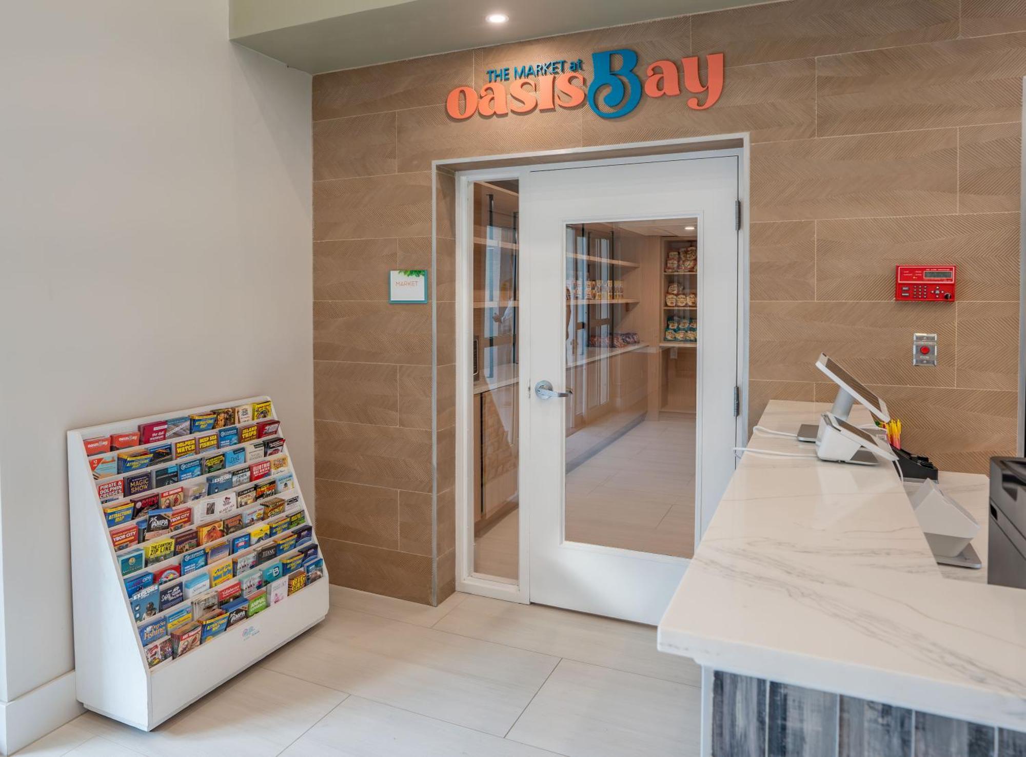 Oasis Bay Suites, Tampa, Busch Gardens, Usf エクステリア 写真